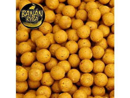 BLACK CARP Boilies banán ryba